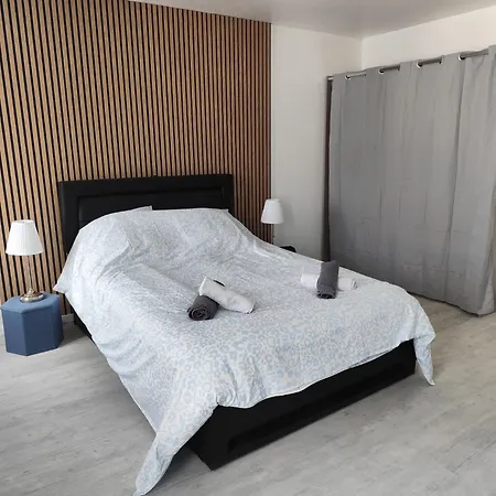 Proximite Du Centre Refait A Neuf Avec Wifi - Entree Autonome Apartment